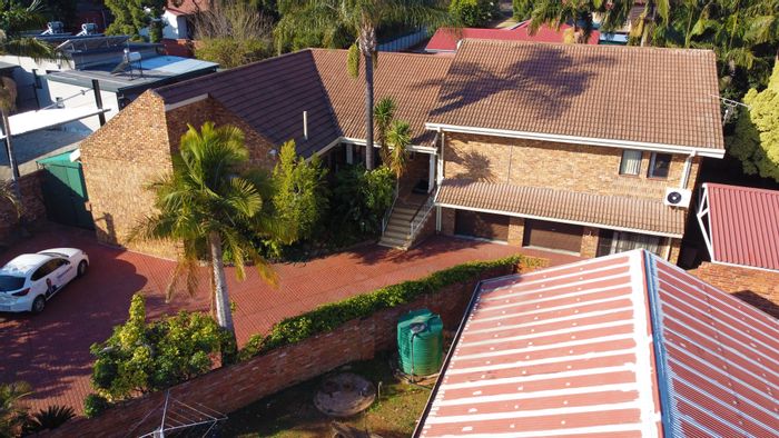 For Sale: Spacious 4-bedroom house in Wonderboom South with flatlet and garden.
