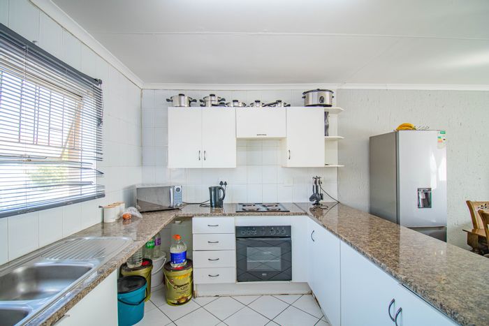 For Sale: 2-Bedroom Apartment in Vorna Valley with Secure Parking and Communal Gardens.