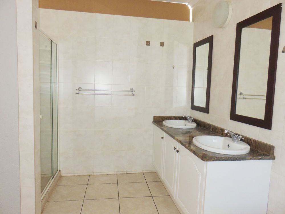 Main ensuite