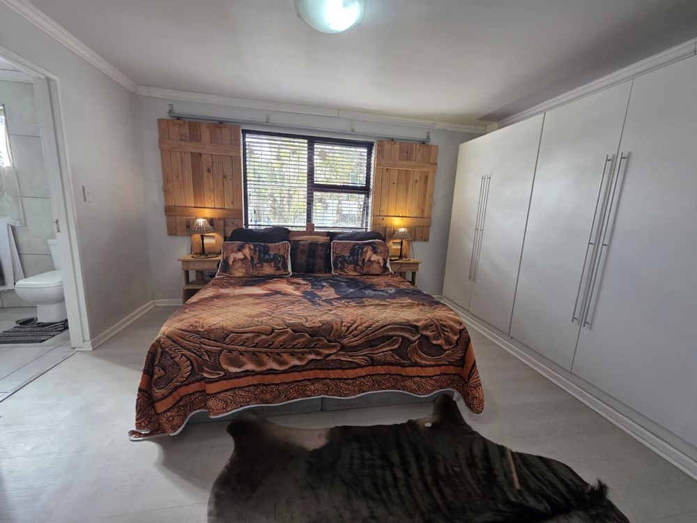 Main house - bedroom 1