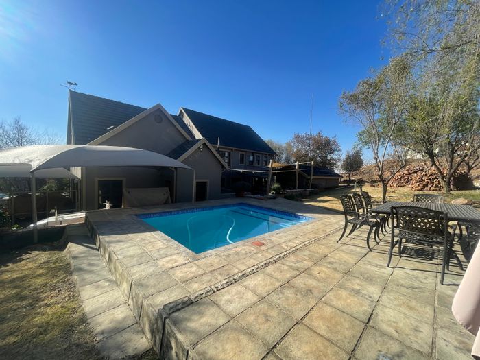 For Sale: Blue Saddle Ranches Small Holding with Solar, Pool, and Flatlet.
