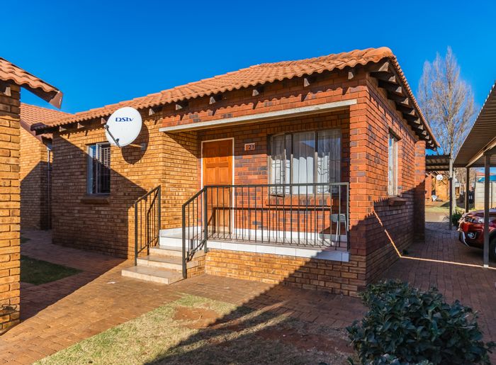 For Sale: 3-bedroom townhouse in Protea Glen with secure access and fitted kitchen.