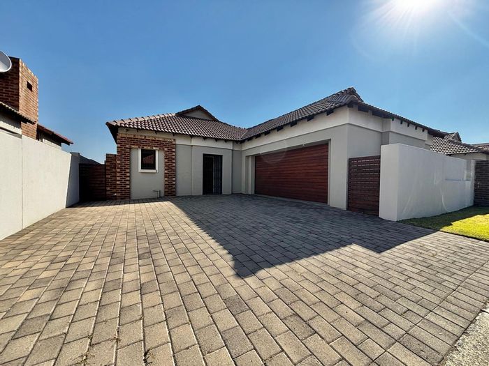 For Sale: 3-Bedroom Townhouse in Terra Nova with garages, braai, and secure living.