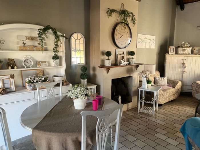 House For Sale in Henley On Klip: 4 Bedrooms, Pool, Loft, Secure Garden.