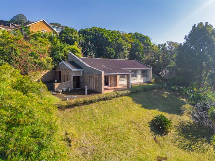 For Sale: House in Padfield Park with 3 beds, double garage, and ocean views.