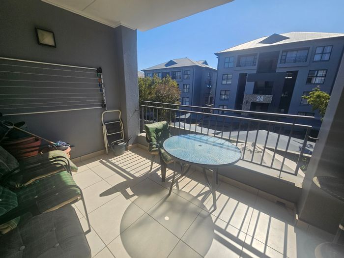 For Sale: Townhouse in Modderfontein with 3 beds, gym, pool, and security.