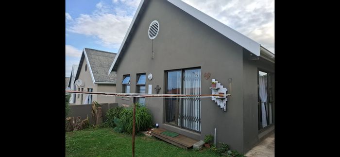 For Sale: Cluster home in Sunnyridge with 2 beds, garden, and secure parking.