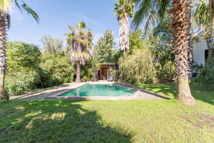 Historic Hopefield Central Guest House For Sale: 8 bedrooms, pool, expansive gardens.