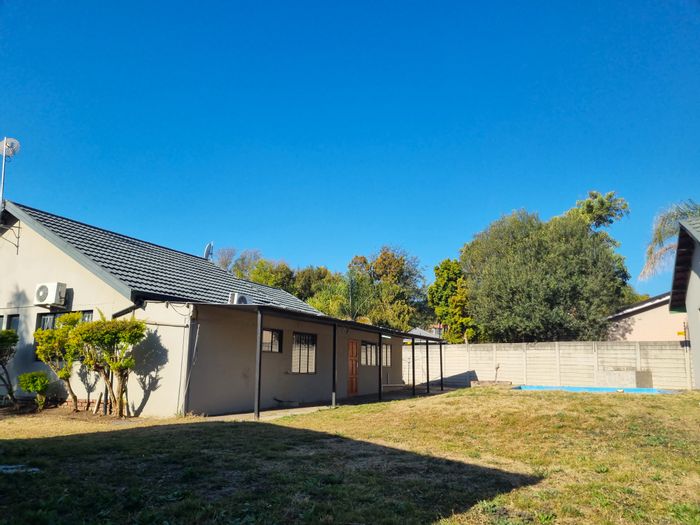 House for Sale in Brits Central: 3 beds, pool, lapa, large garden.