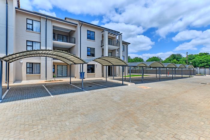 Raslouw Apartment For Sale: 3 bedrooms, balcony, double carport, fibre ready.