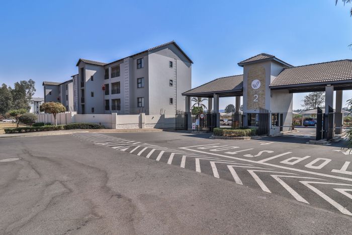 For Sale: Apartment in Carlswald with gym, pool, and 24-hour security.