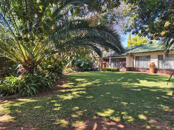 Welgelegen House For Sale: 4 beds, pool, lapa, study, double garage.