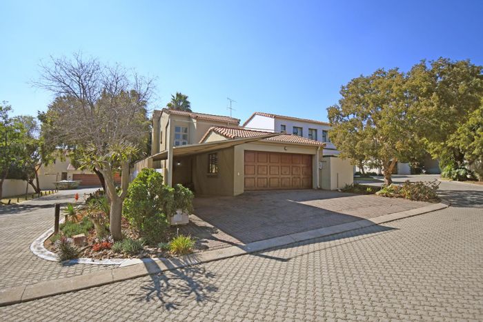 Barbeque Downs House For Sale: 3 bedrooms, double garage, pet-friendly, communal pool.
