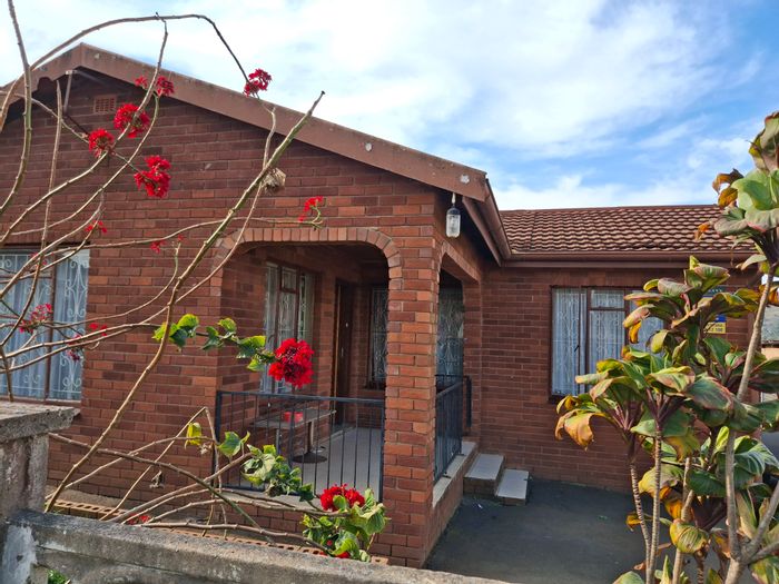 Northdale House For Sale: 4 Bedrooms, secure yard, ample parking, versatile space.