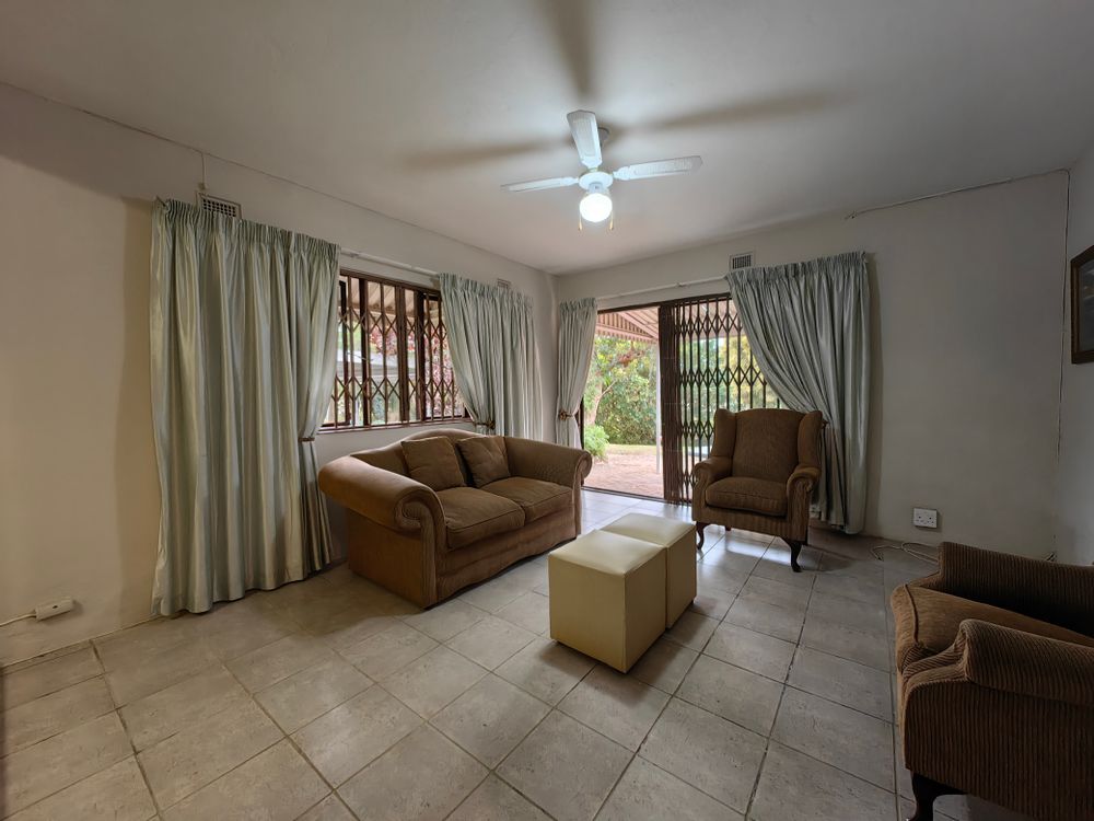 Living area of flat 2