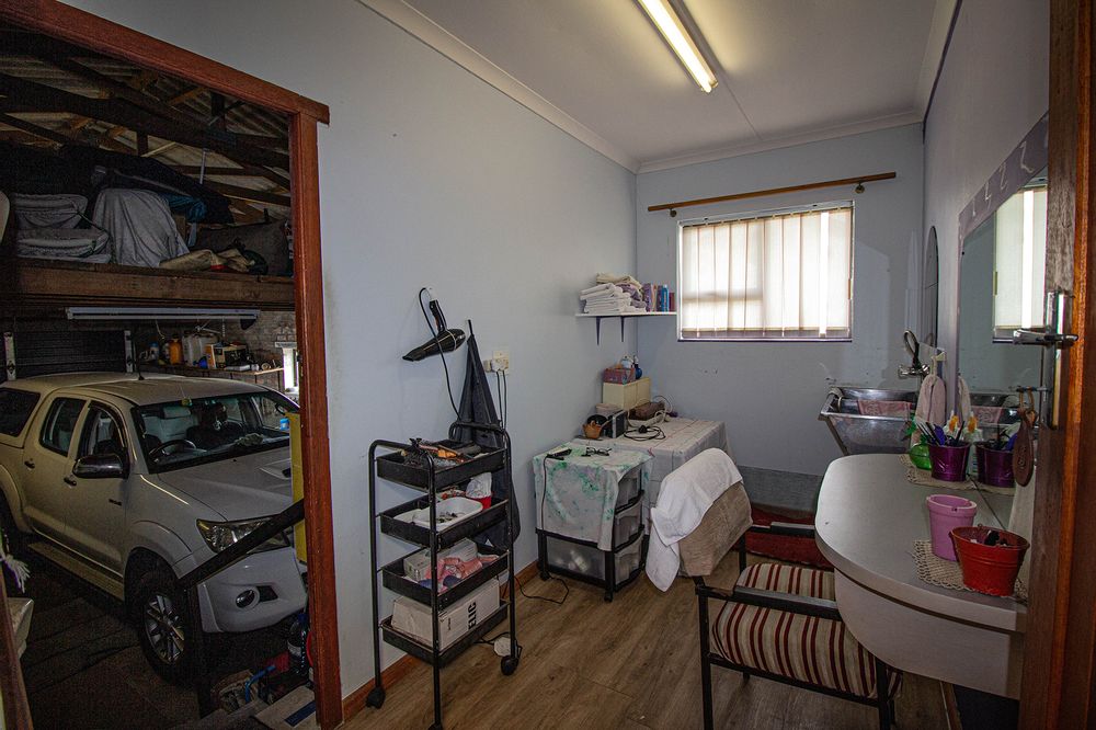 Utility/workshop/hobby room