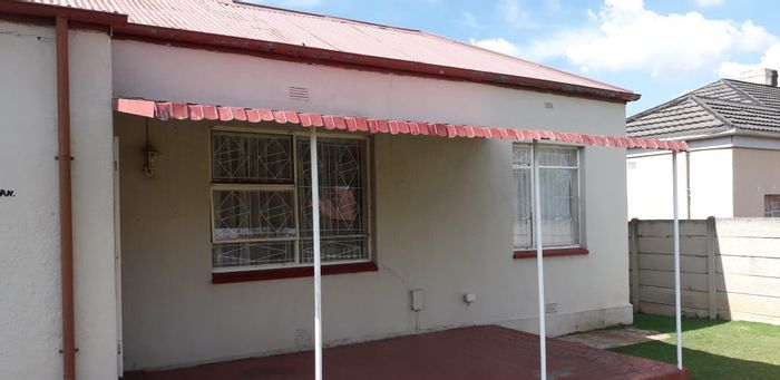 3-Bedroom House To Rent in Brakpan North with spacious yard and pet-friendly policy.