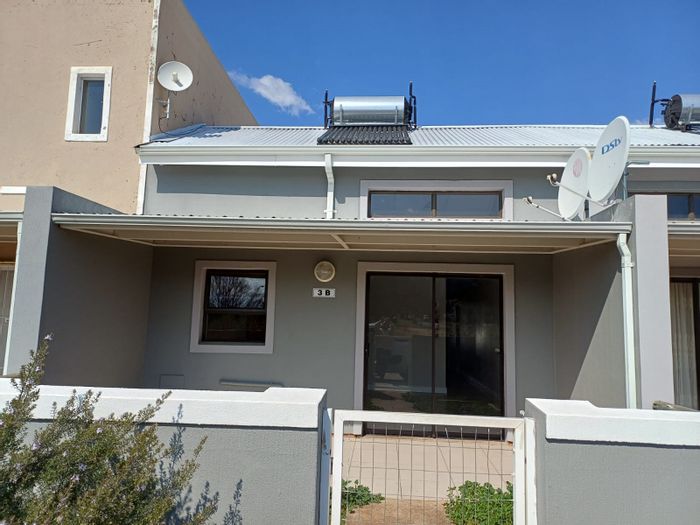 2-Bedroom House To Rent in Westbourne with Lounge, Kitchen, and Carport.