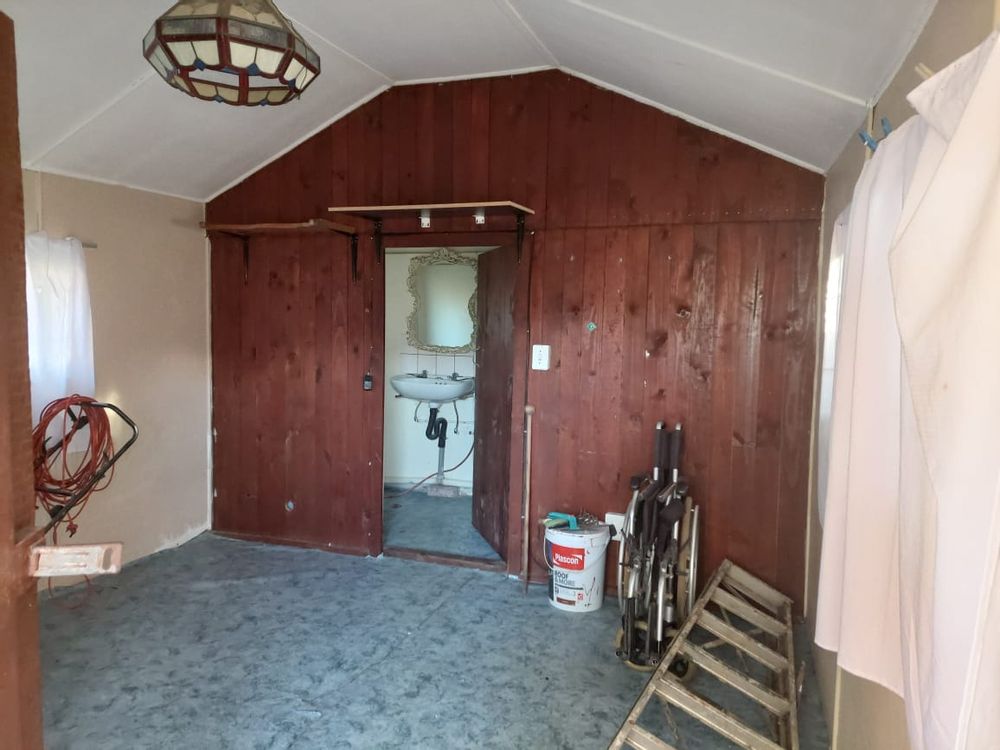 Wendy House and bathroom