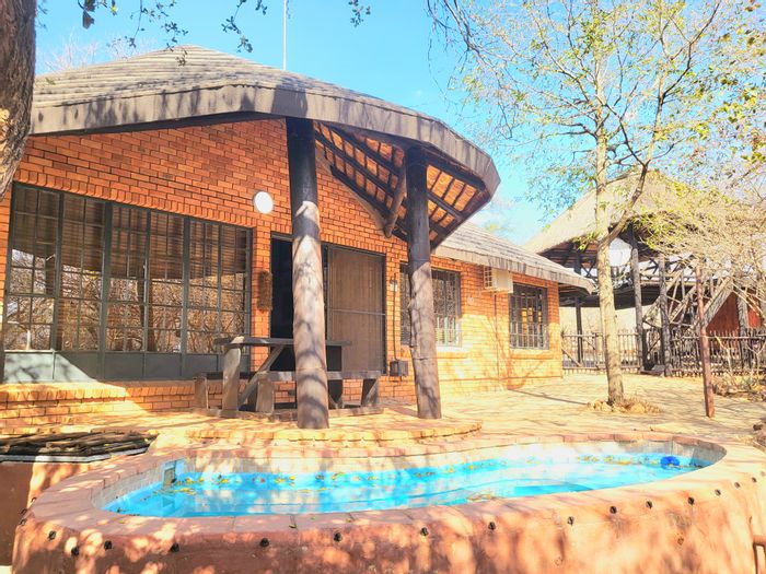 House for Sale in Marloth Park Central: 3 beds, splash pool, braai area, inverter.