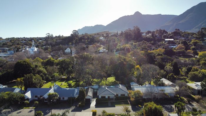 For Sale: Spacious 4-Bedroom House in Swellendam Central with Pool and Garden.