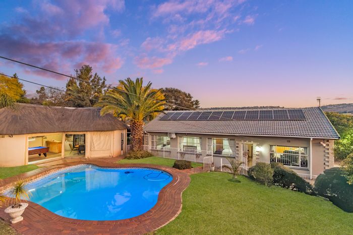 Roodekrans House For Sale: 5 beds, pool, lapa, solar system, flatlet included.