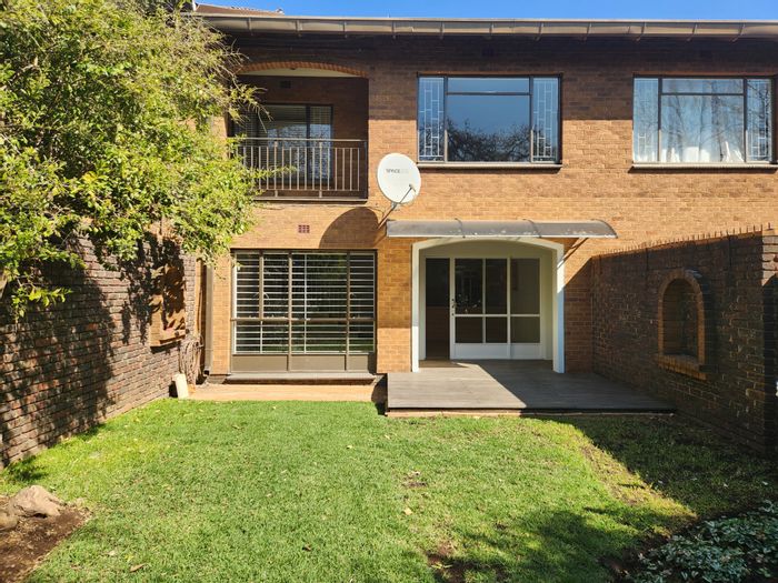 For Sale: 3-Bedroom Townhouse in Bedford Gardens with Private Garden and Study.