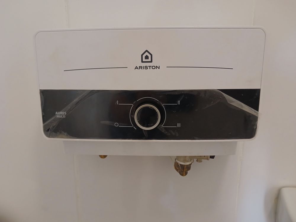 ARISTON HOT WATER HEATER