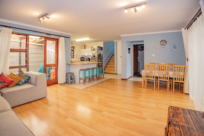 Oakdale Townhouse For Sale: 3 beds, 2 baths, garage, and private backyard.