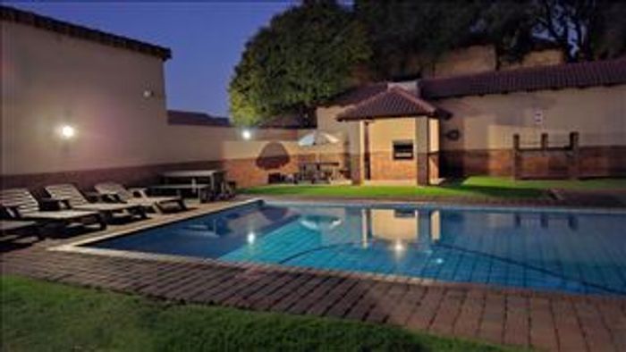 Ravenswood Townhouse For Sale: 3 beds, pool, braai area, secure living.