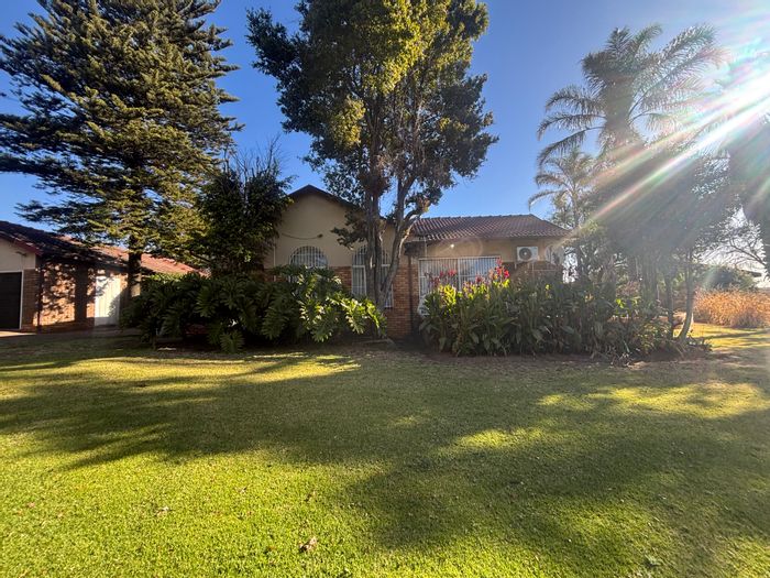 Del Judor Ext 1 House For Sale: 3 beds, pool, study, double garage, flatlet.