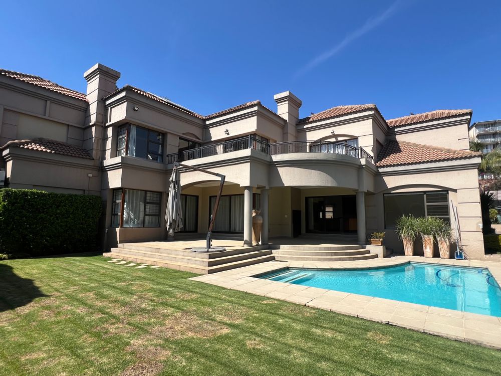 A gorgeous home and manicured garden
