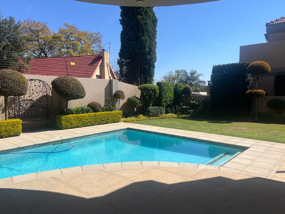 Great outlook over the pool