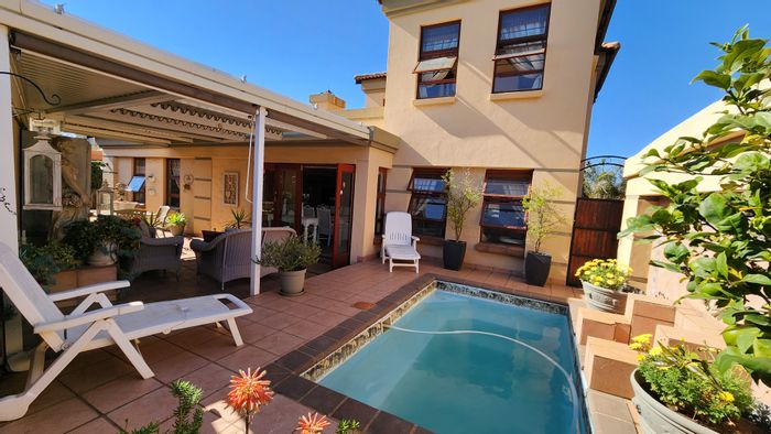 House for Sale in Jordaan Park: 5 bedrooms, pool, secure estate living.