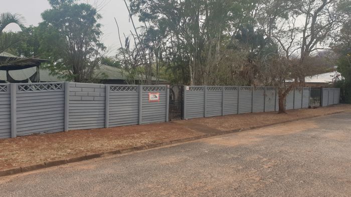 Barberton Central House For Sale: 3 beds, 2 baths, entertainment space, borehole.