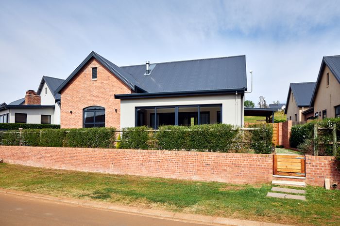 For Sale: House in St Johns Village with 3 beds, pool, and lifestyle amenities.