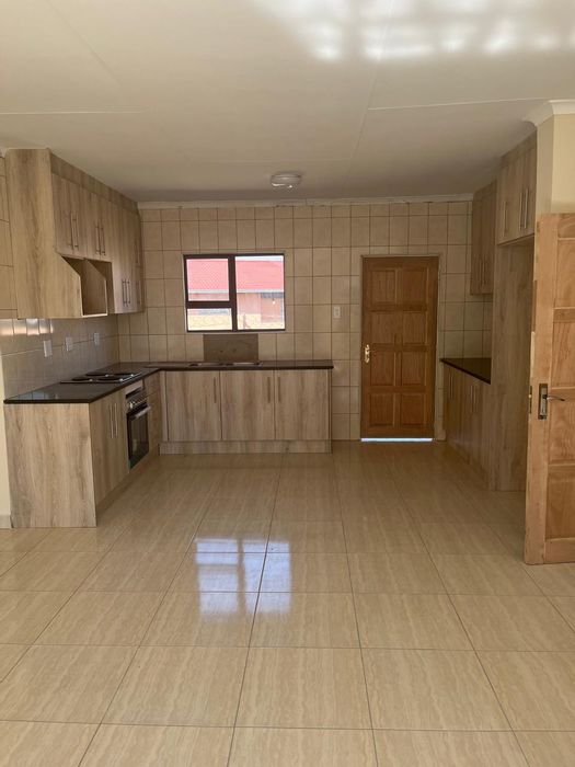 3-Bedroom House in Secunda Central with Garage, Lounge, and Kitchen - To Rent