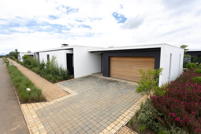 For Sale: House in The Avenues with 3 beds, 3 baths, and entertainment patio.