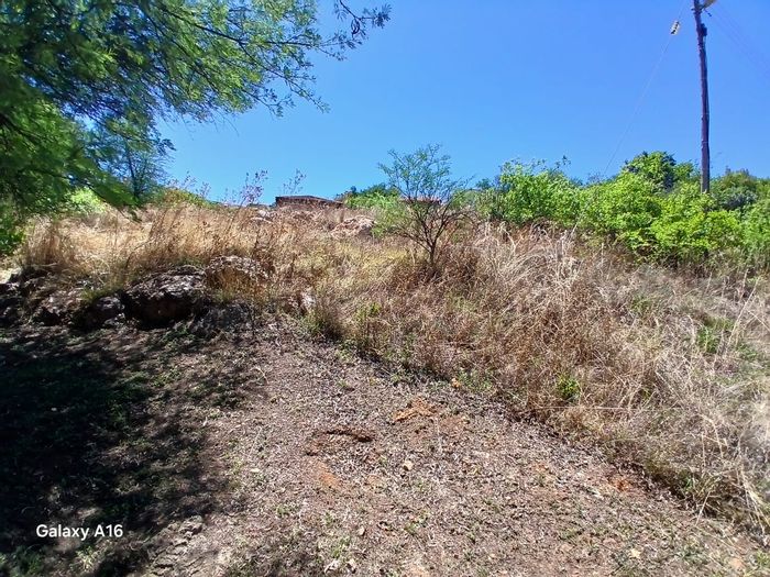 Vacant Land Residential for Sale in Vaaloewer - 966 m² with Vaal River views.