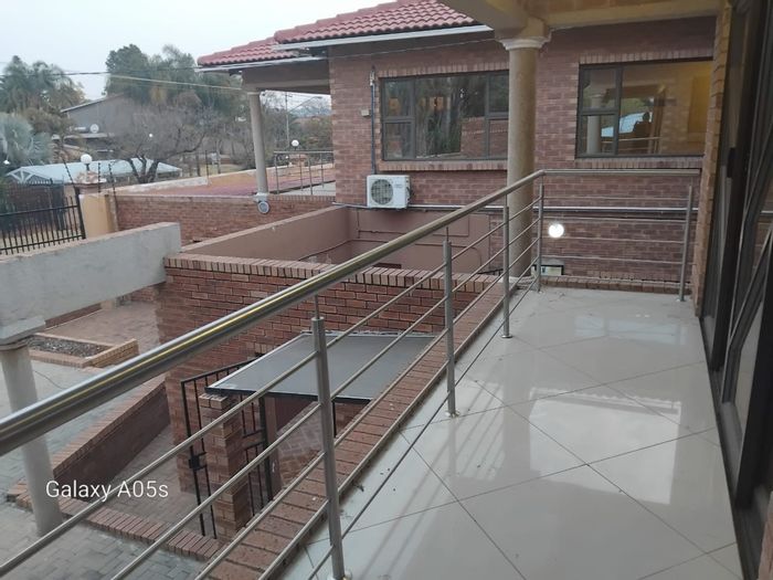 For Sale: House in Proclamation Hill with 10 bedrooms, ensuites, and parking.