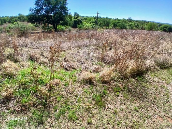 Vacant Land Residential in Vaaloewer For Sale – 888 m² with river views.