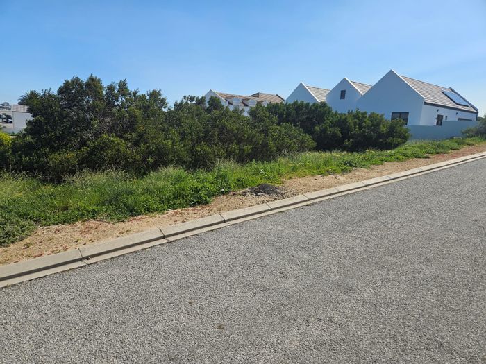 Prime 451 m² vacant land for sale in Shelley Point, near beach and golf estate.