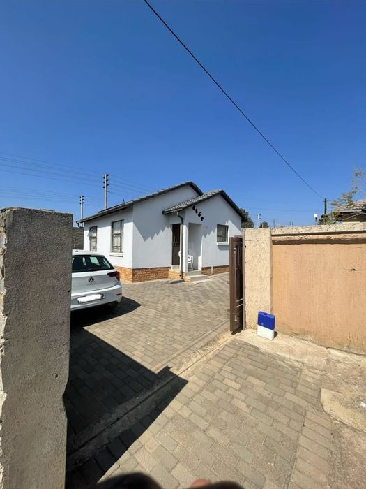To Rent: 2-Bedroom House in Kya Sands with Secure Estate and Prepaid Electricity.