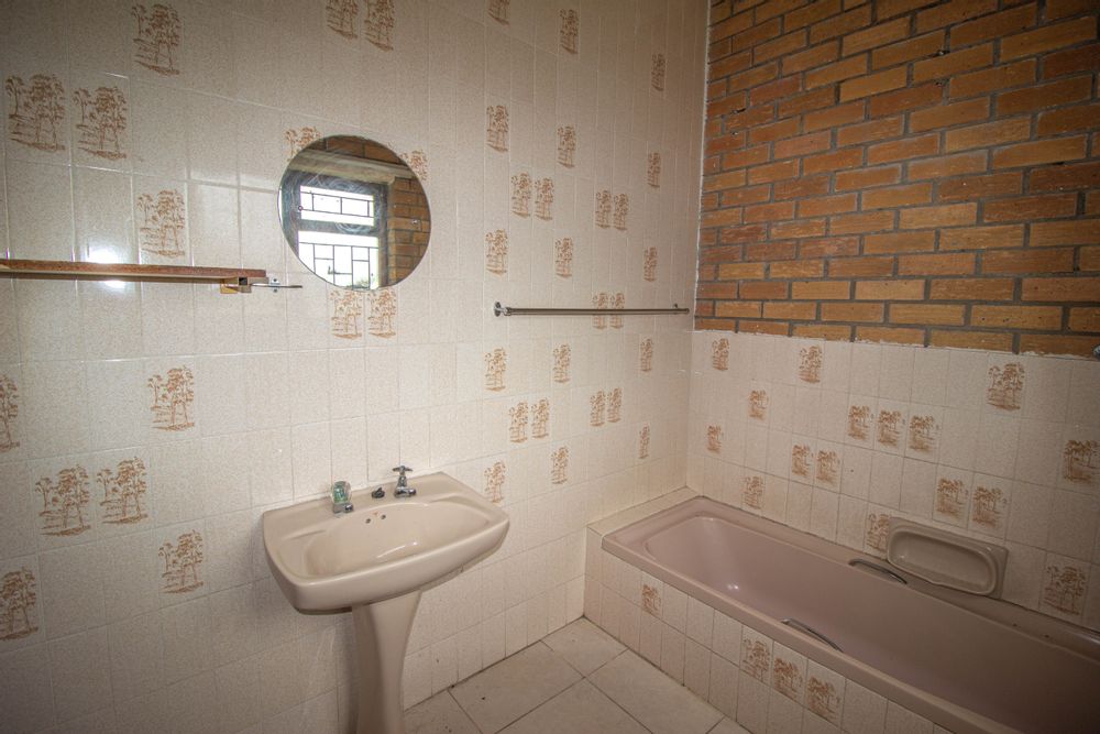 Ground floor family bathroom
