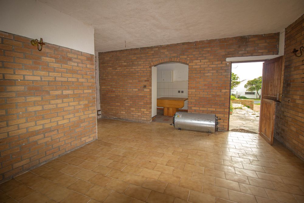 Ground floor lounge/Dining area