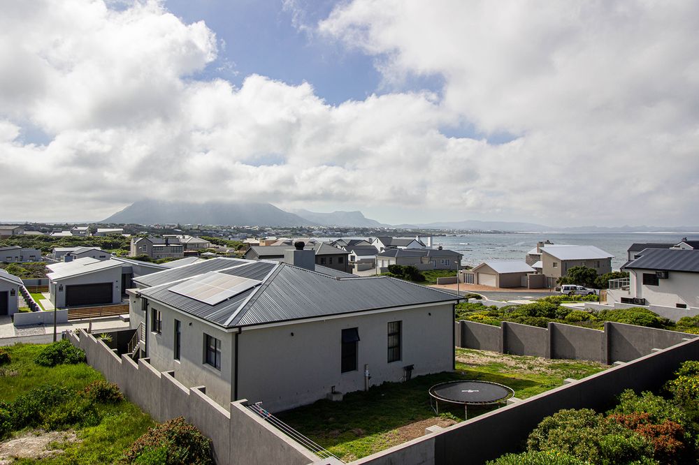 Views to Kleinbaai haebour