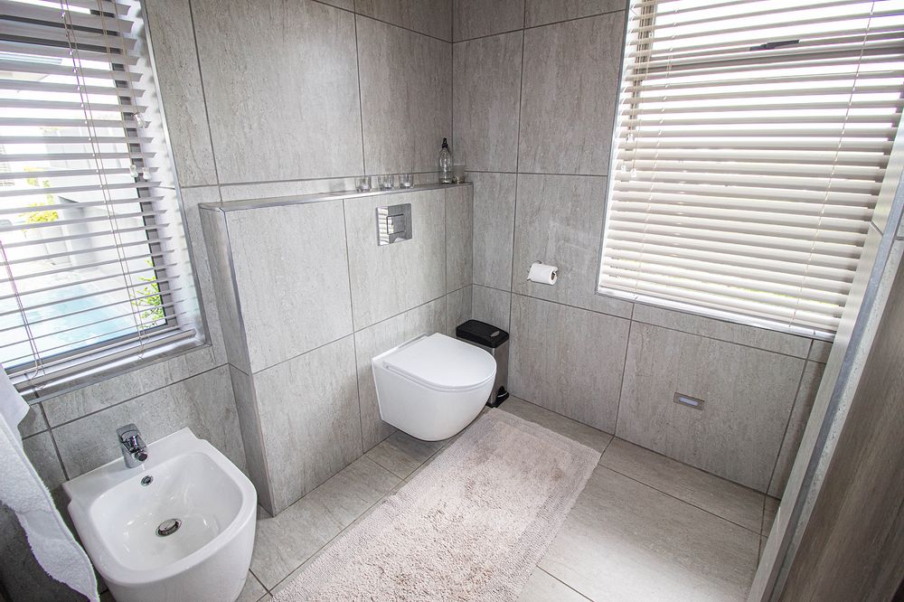 Separate toilet in Master suite