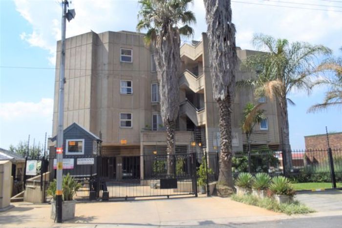 Primrose Townhouse For Sale: 2 beds, 2 baths, balcony, parking, 24-hour security.