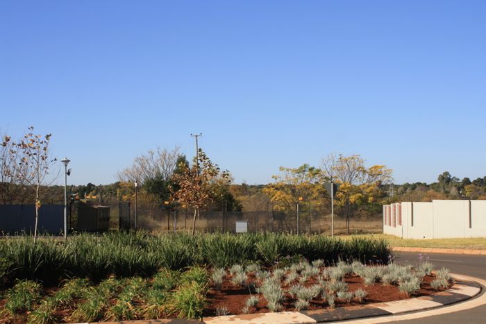 Vacant Land Residential in Raslouw For Sale: Secure estate, 637 m², ready to build.