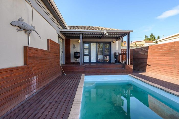 For Sale: Spacious 5-bedroom house in Van Riebeeck Hoogte with flatlet and office.